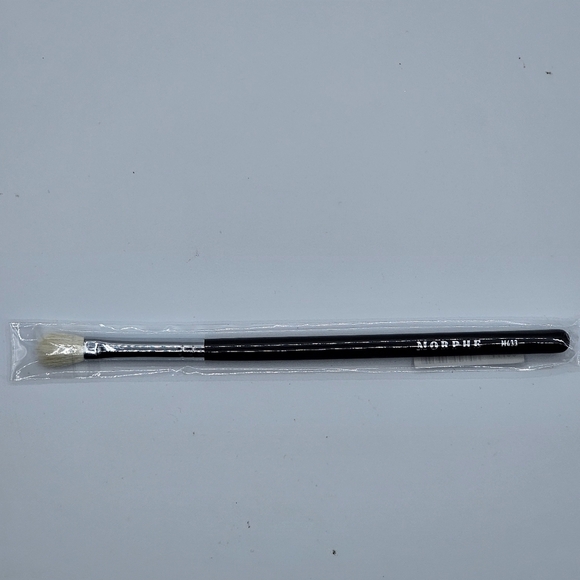 Morphe M433 Firm Blending Fluff Eyeshadow Brush - Picture 2 of 5